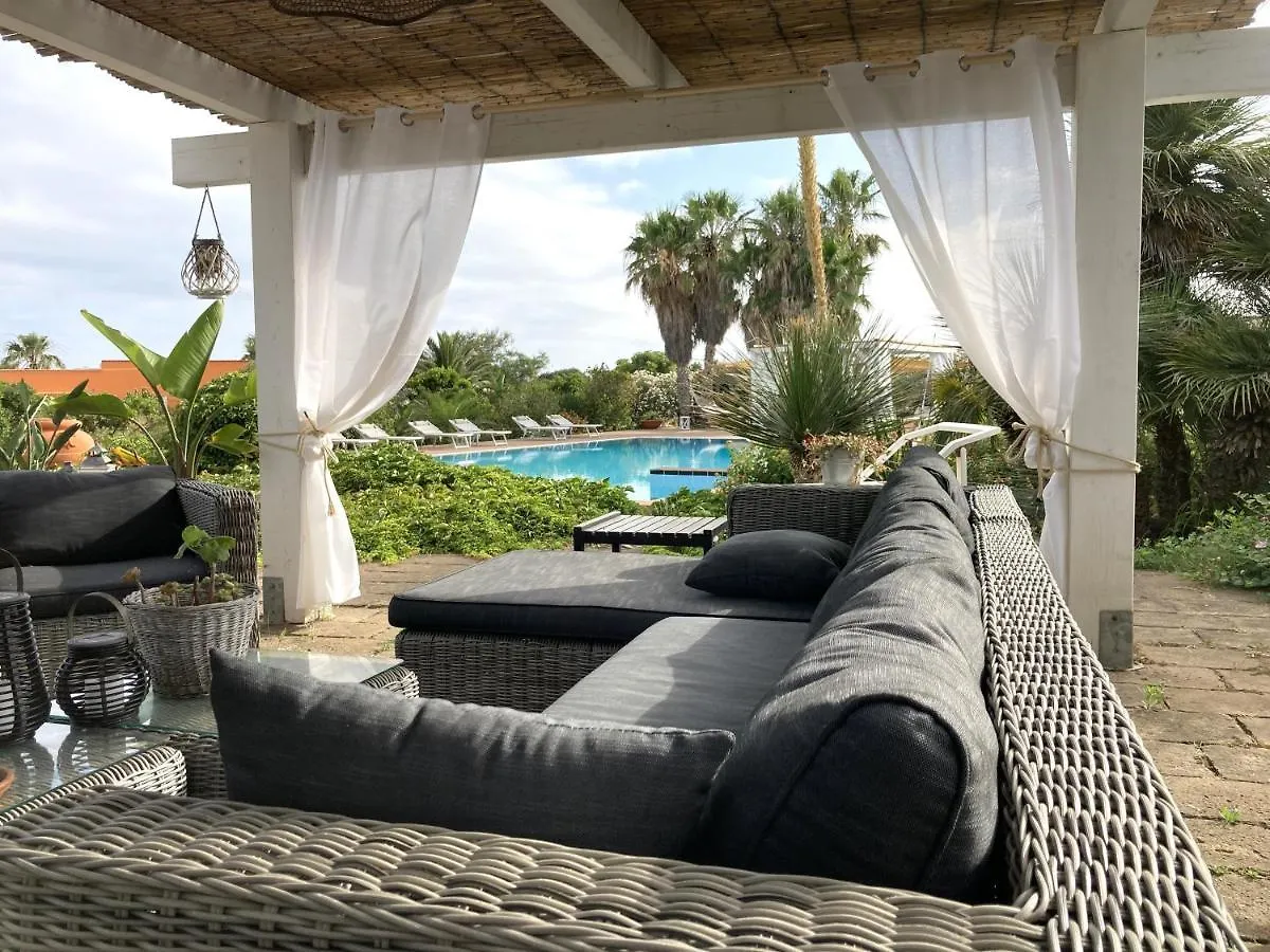 Ξενοδοχείο με διαμερίσματα Le Lanterne Resort Παντελλερία