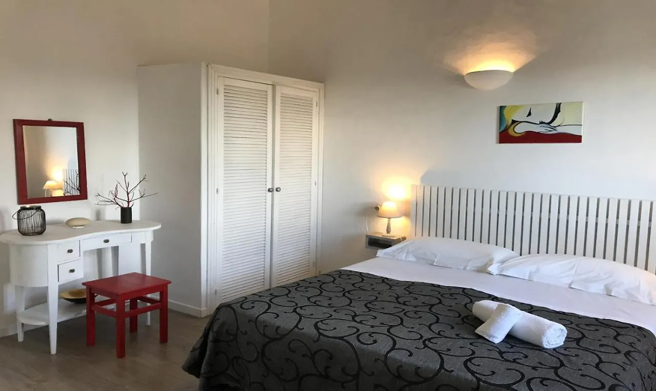 Le Lanterne Resort Παντελλερία Ξενοδοχείο με διαμερίσματα