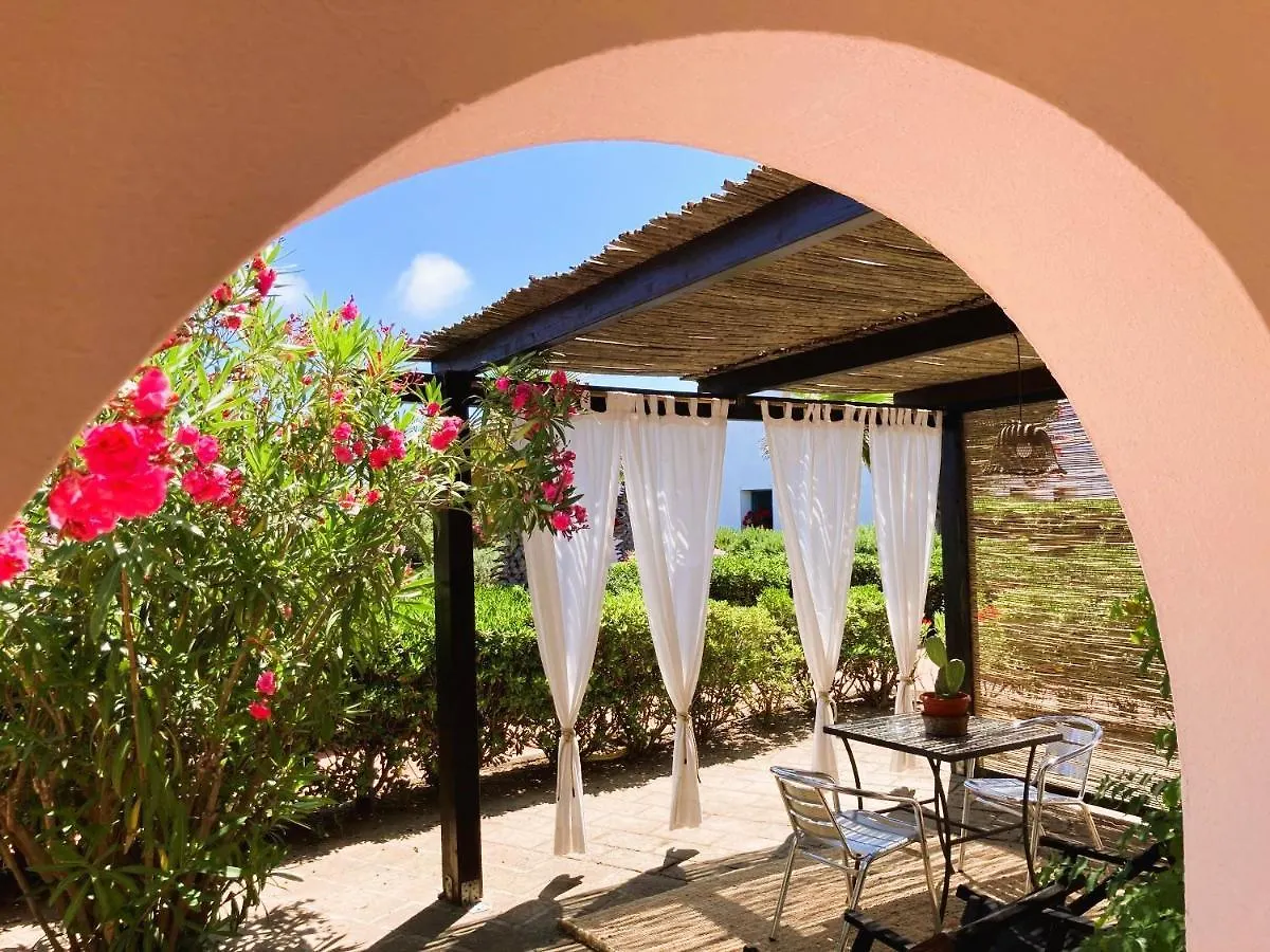 Le Lanterne Resort Пантеллерия 3*,  Италия